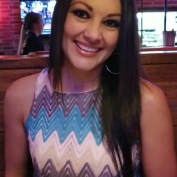 Meet your Posher, Edrienne - Picture 6 of 7